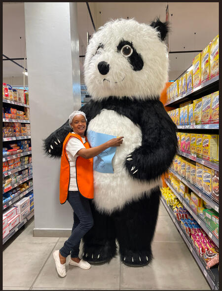 NAIVAS SUPERMARKET FREE HUGS CAMPAIGN